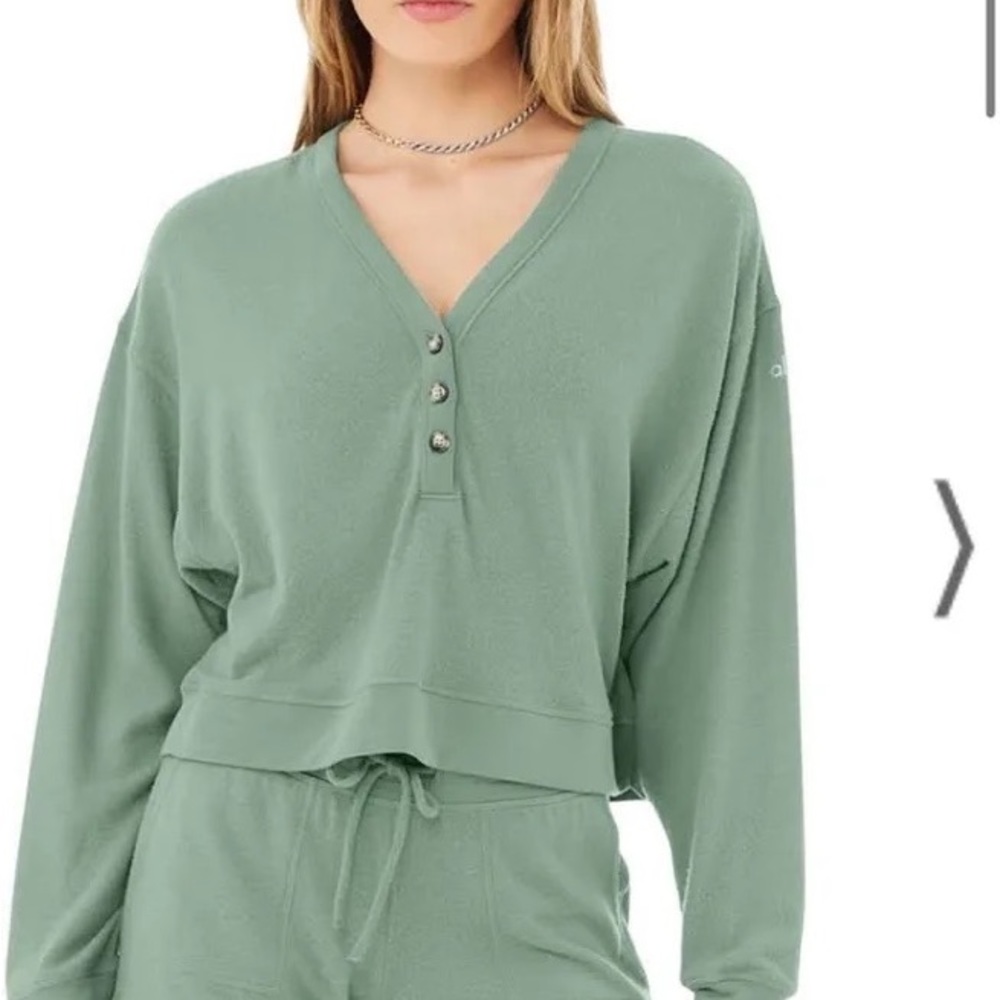green alo sweater